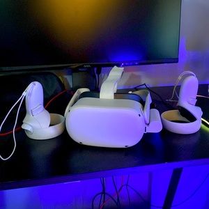 Meta Quest 2 (128 GB) + Charging Pack